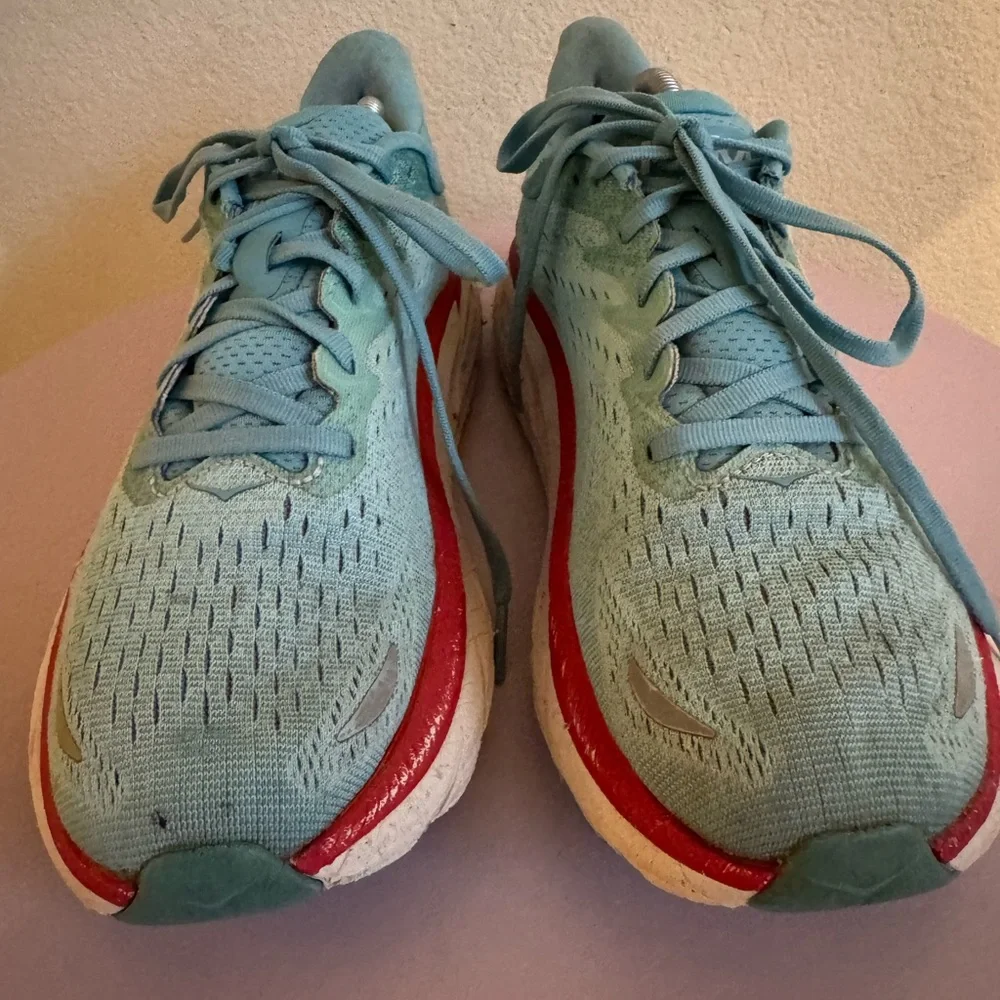 Hoka One One Clifton 8 Teal Women’s size 8 B